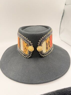 The Icing, Rare Vintage Black/Animal Print Band Wool Hat NWT